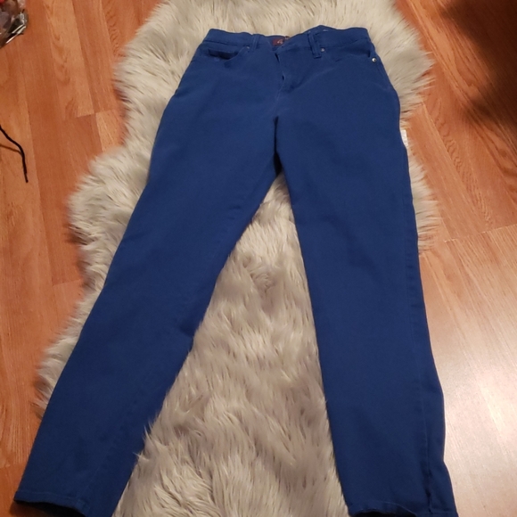 Jeans - Picture 2 of 8